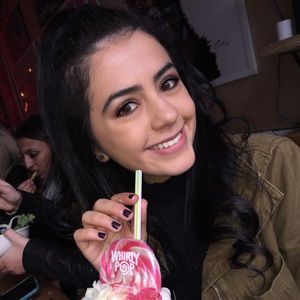 Meet your Posher, Maria